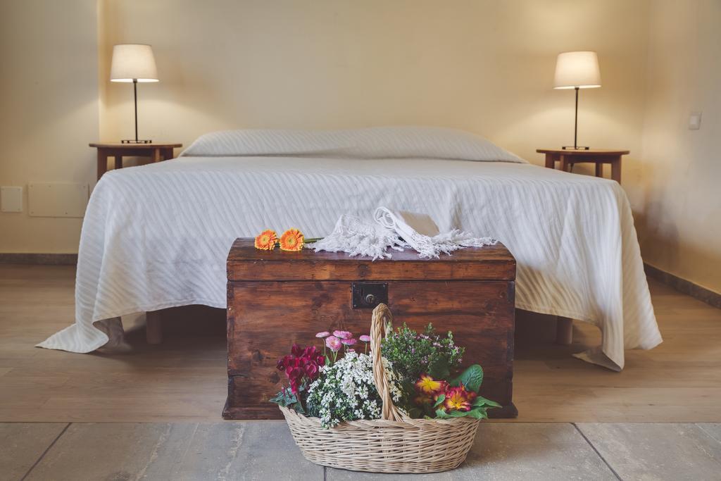 Agriturismo Le Canterie Radicondoli ภายนอก รูปภาพ