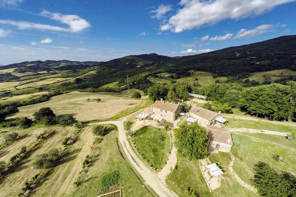 Agriturismo Le Canterie Radicondoli ภายนอก รูปภาพ