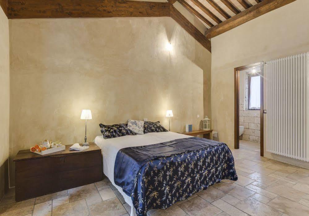 Agriturismo Le Canterie Radicondoli ภายนอก รูปภาพ